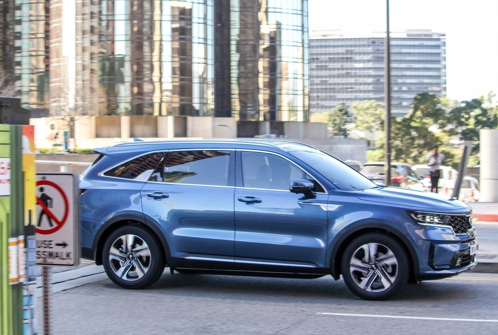 5-kia-sorento-2021-sap-ra-mat-muaxe-net