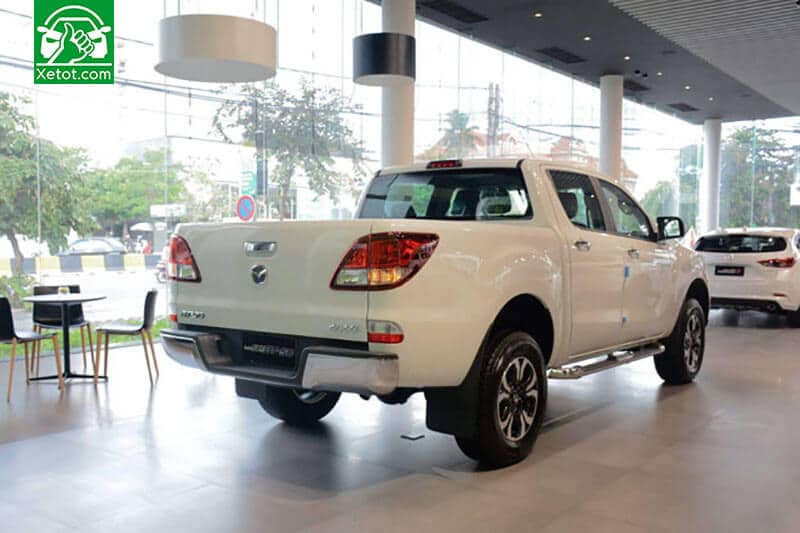 duoi-mazda-bt-50-2021-muaxe-net