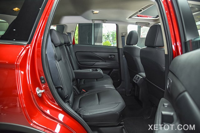 hang-ghe-thu-hai-mitsubishi-outlander-2021-2-0-cvt-premium-mau-do-muaxe-net