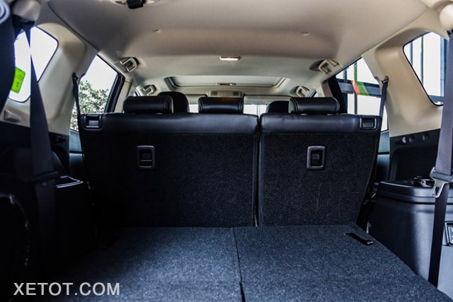 khoang-hanh-ly-mitsubishi-outlander-2021-2-0-cvt-premium-mau-do-muaxe-net