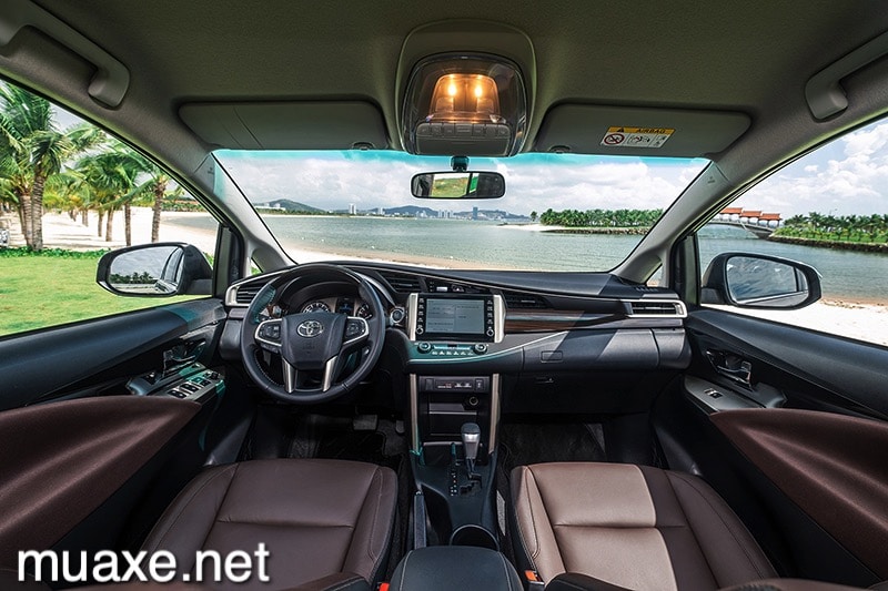 noi-that-toyota-innova-v-2021-muaxe-net