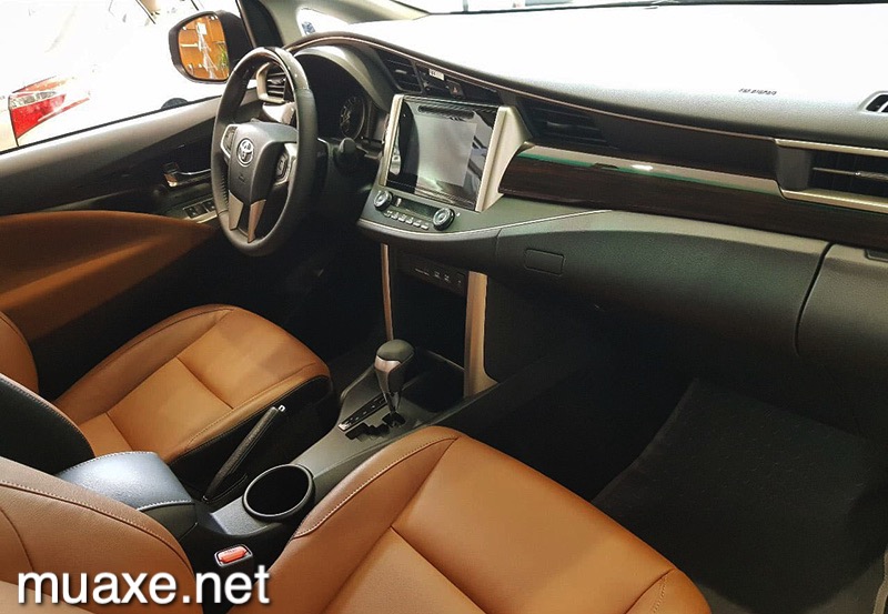 noi-that-xe-toyota-innova-v-2021-muaxe-net