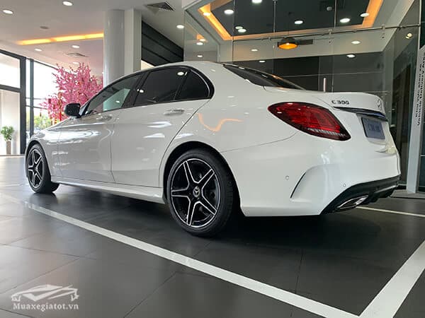 den-hau-xe-mercedes-c300-amg-2021-xetot-com-3
