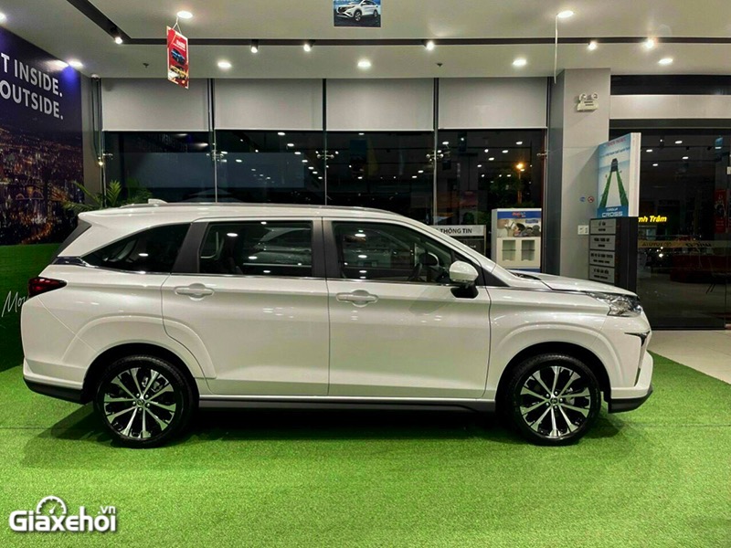 hong xe toyota veloz cross 2022 giaxehoi vn 1 - Gi&aacute; xe Toyota Veloz 2025: gi&aacute; lăn b&aacute;nh & mua xe trả g&oacute;p