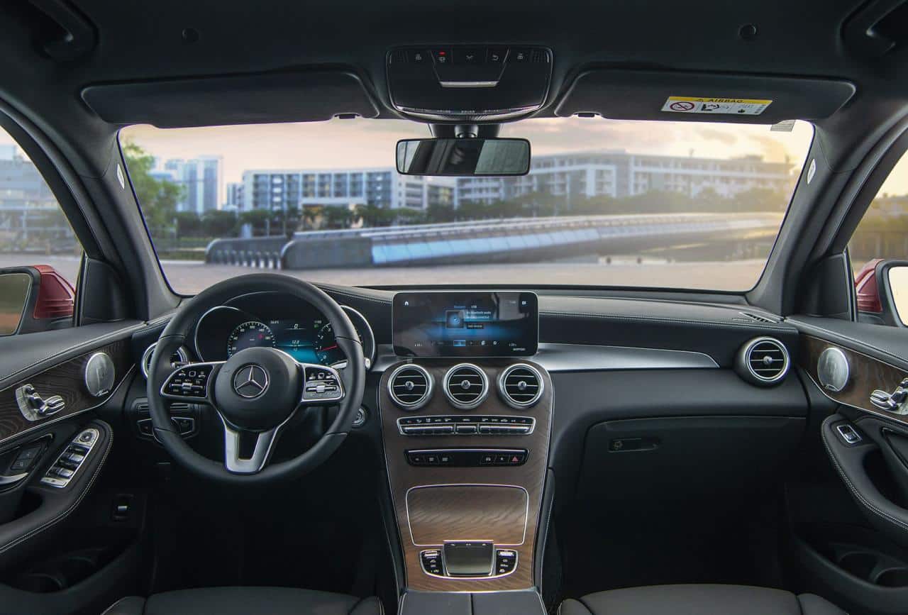 Mercedes GLC 200 4MATIC 2023 gi&aacute; lăn b&aacute;nh, đ&aacute;nh gi&aacute; xe, ưu đ&atilde;i (09/2022)