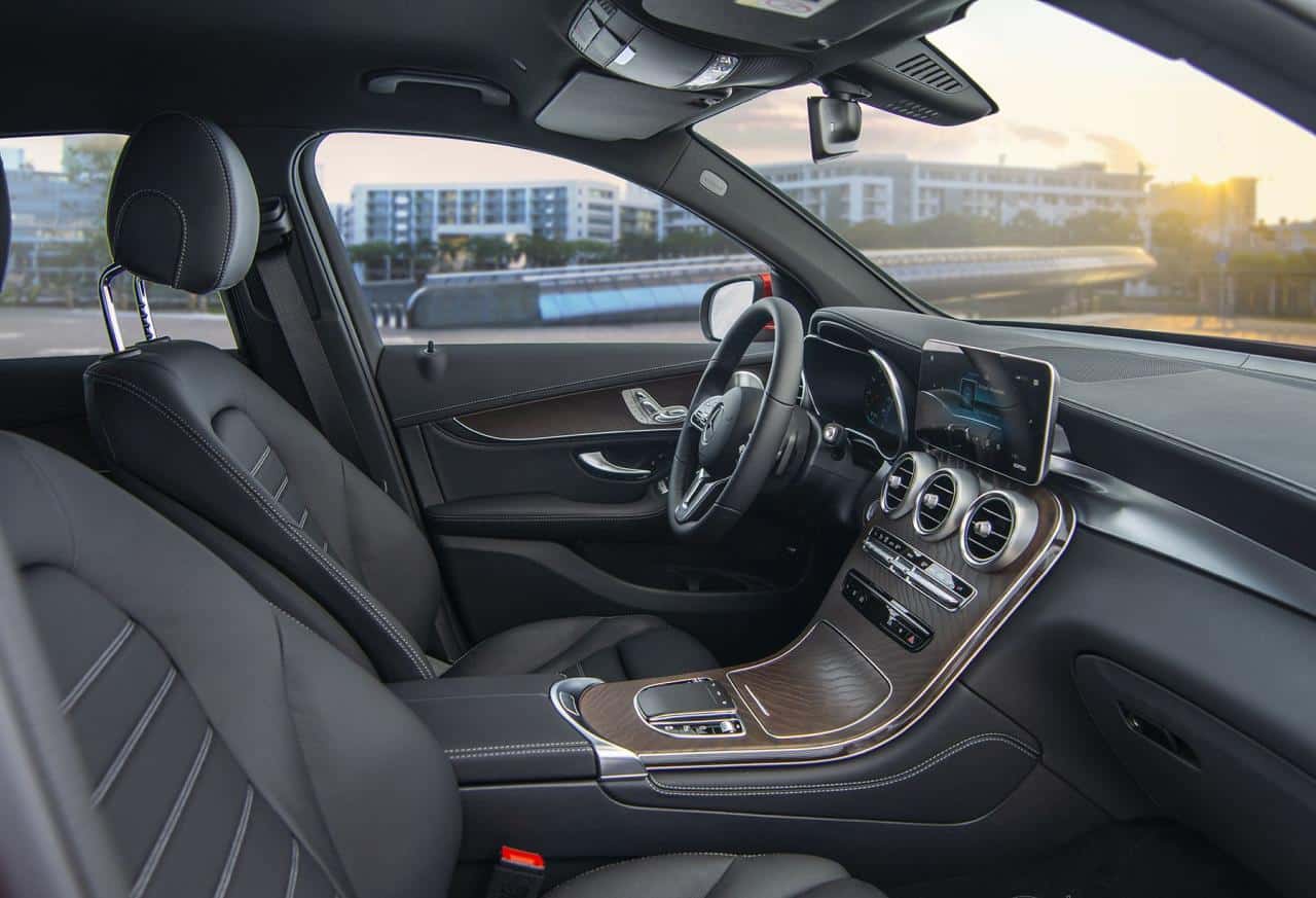 Mercedes GLC 200 4MATIC 2023 gi&aacute; lăn b&aacute;nh, đ&aacute;nh gi&aacute; xe, ưu đ&atilde;i (09/2022)