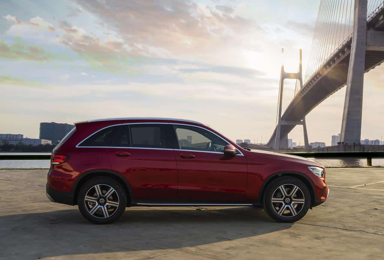 Mercedes GLC 200 4MATIC 2023 gi&aacute; lăn b&aacute;nh, đ&aacute;nh gi&aacute; xe, ưu đ&atilde;i (09/2022)